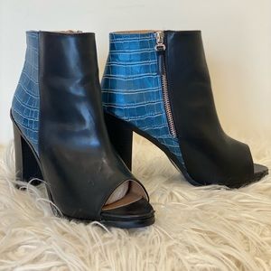 LS Leila Stone Blue and black color block opened toe booties. Size 7.